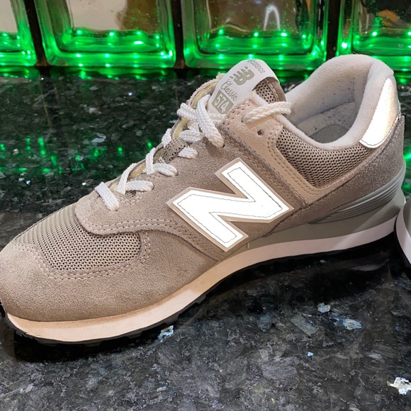 New Balance Women’s Classic 574 Core Pack Grey Athletic Shoes Size 8.5 - Picture 8 of 15